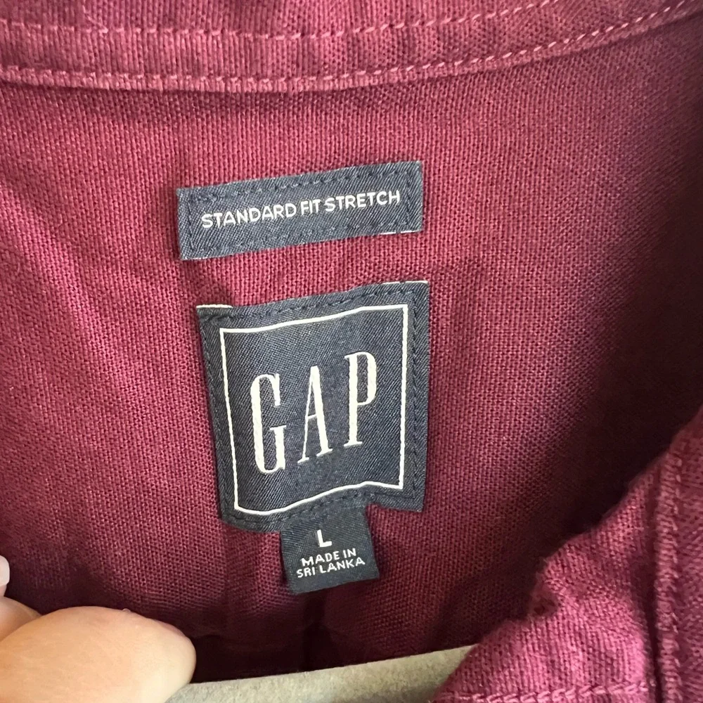 GAP Deep Red Button-Up Shirt size L - Picture 5 of 5